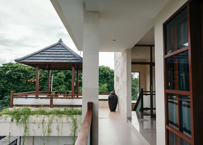 Aurikari Villa *